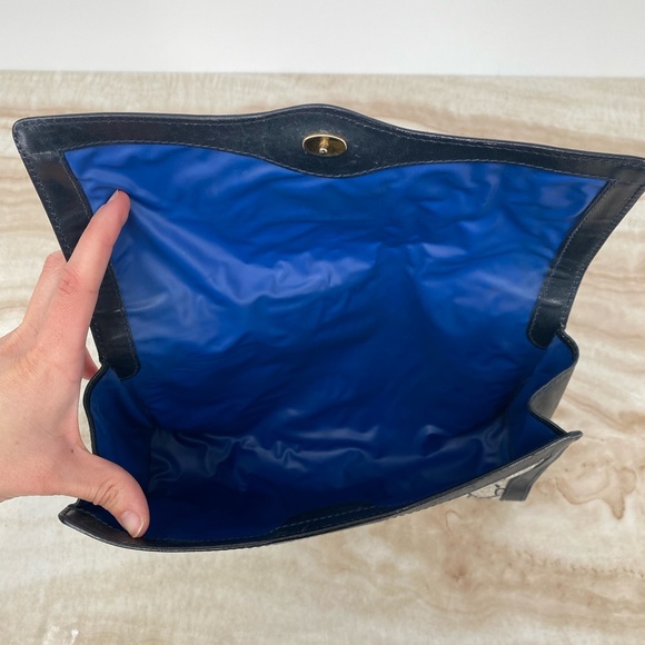 Gucci GG Web Clutch - Picture 4 of 8